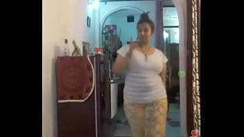 Dehati Bhabi Hot Khoya Dance