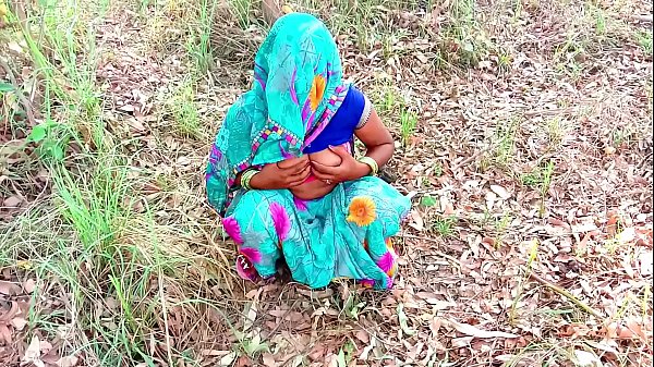 Kissing In Khet